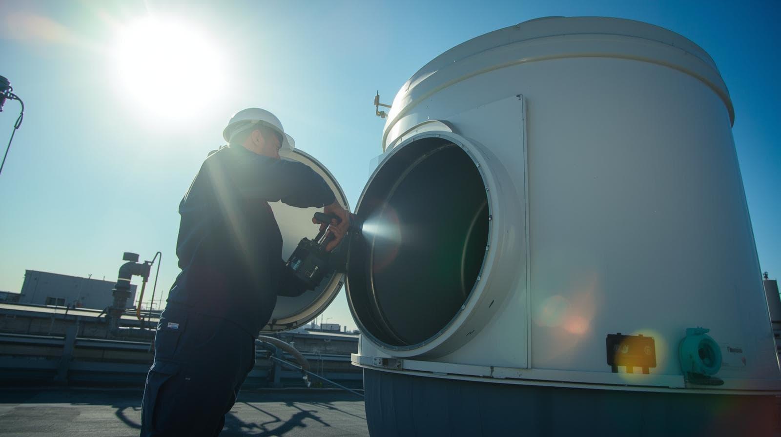 Is your water safe? Learn the signs that tell you it's time to clean your water tank, from strange tastes to cloudy water, and why it's a job for professionals.